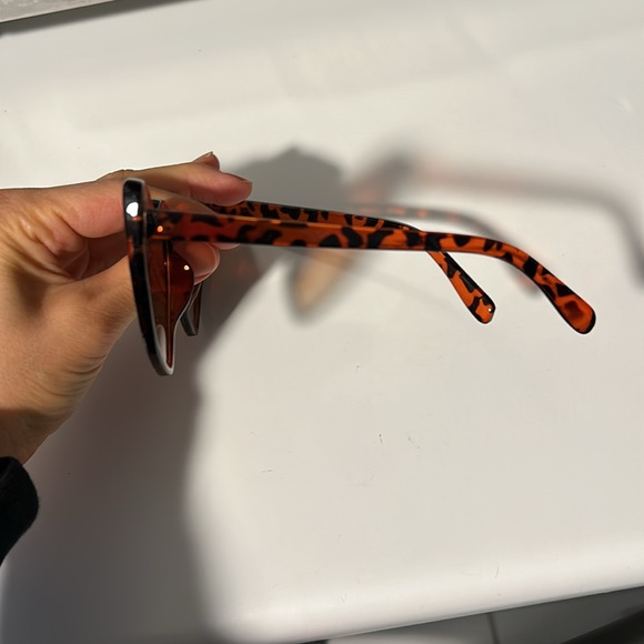 Adorable tortoise-shell heart-shaped sunglasses. Wore for a bachelorette - Picture 2 of 2